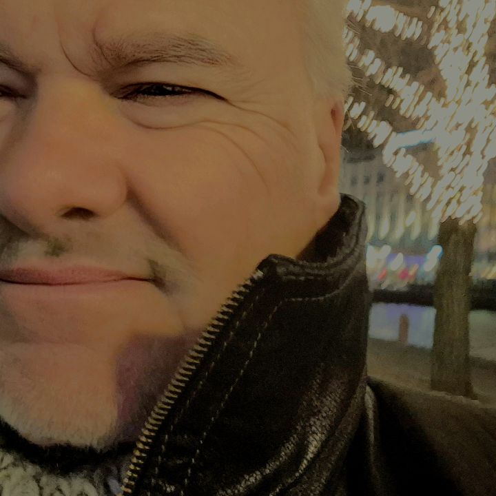 Profile Picture of stanley (@stanleyartlab) on Tiktok