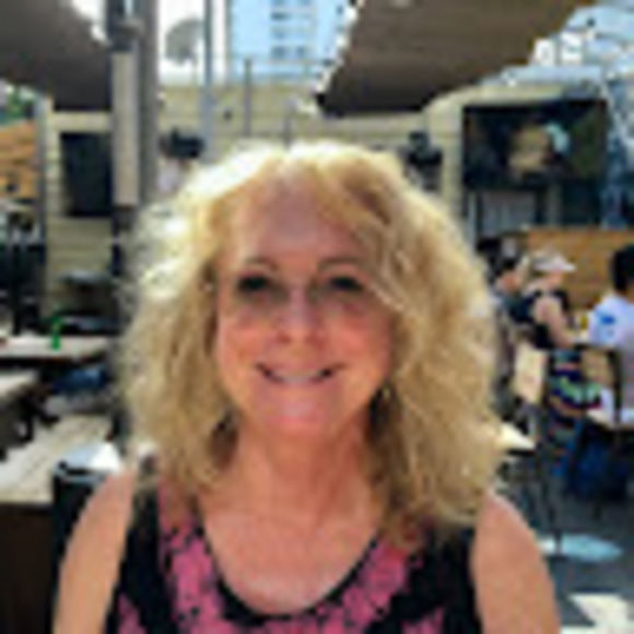 Profile Picture of Alison Deliman (@alisondeliman) on Poshmark