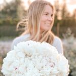 Profile Picture of Amanda McAllister | Five Acres (@fiveacresflowerfarm) on Instagram