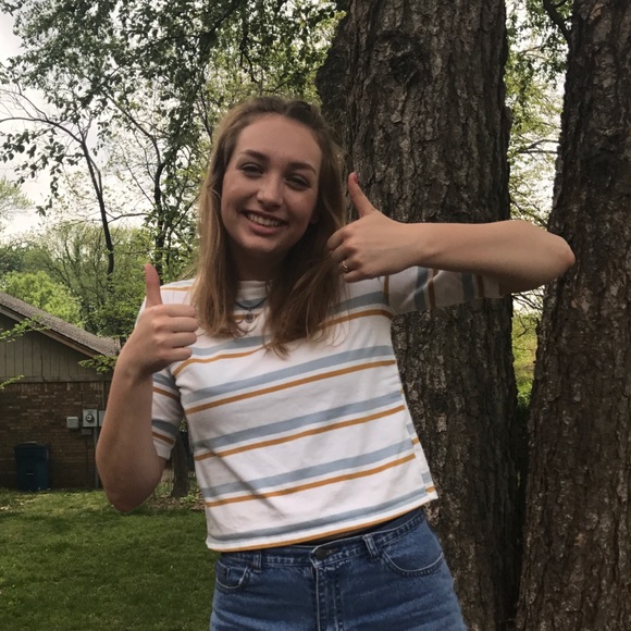 Profile Picture of Sophia Ayubi (@sophubi) on Poshmark