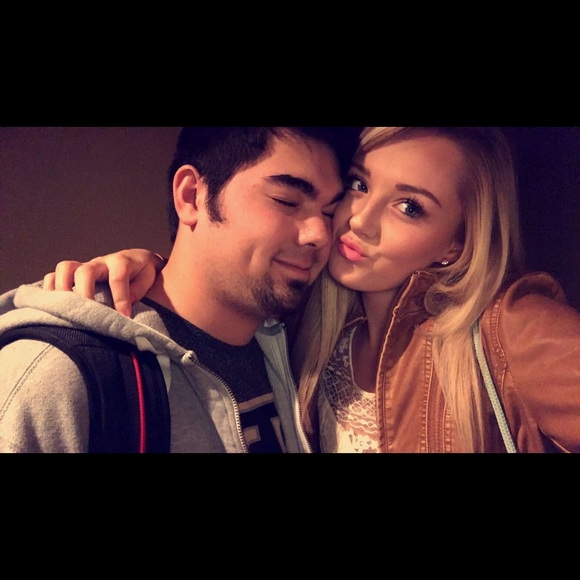 Profile Picture of Erika Fixmer (@erika_fixmer) on Poshmark