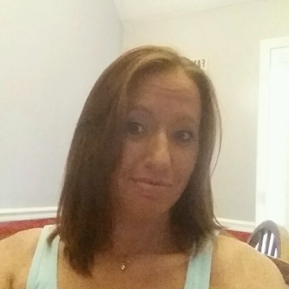 Profile Picture of Krystin English (@krissy15123) on Poshmark