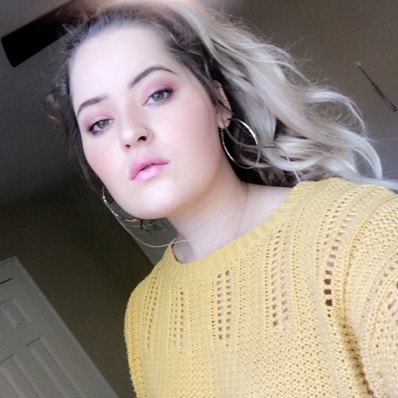 Profile Picture of Kylee Ralston (@kylee_ralston) on Poshmark