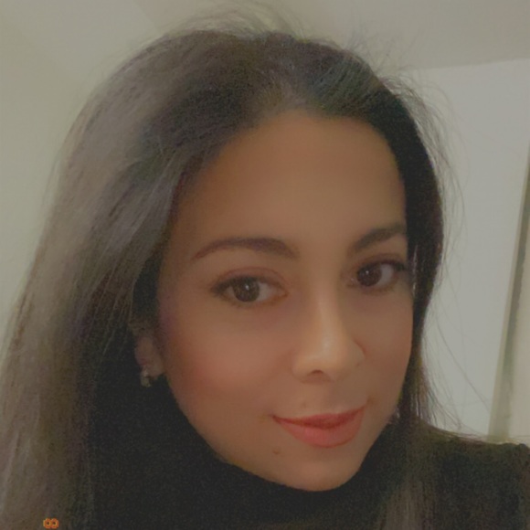 Profile Picture of Sol Morales carrión (@sunshine210ligh) on Poshmark