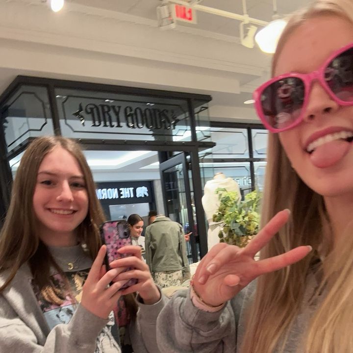 Profile Picture of Olivia (@oliviakaythompson) on Tiktok