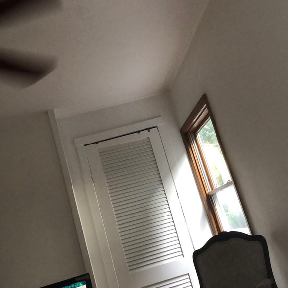 Suzanne Rosenberg - Poshmark Profile Picture of Suzanne Rosenberg (@rosenbergsuz) on Poshmark