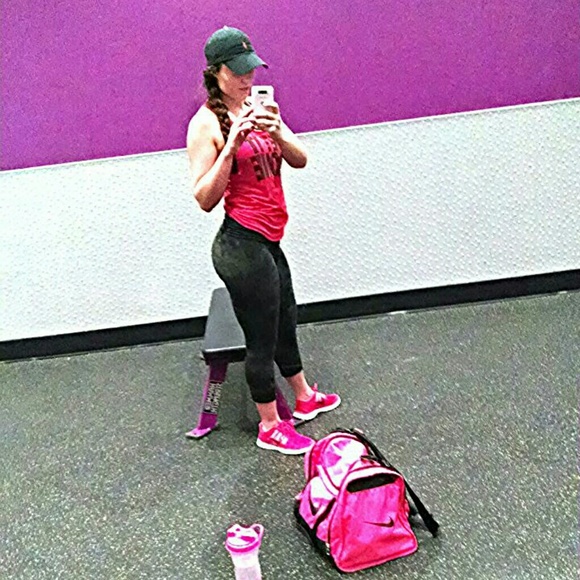 Profile Picture of Morgan Zakis (@mzakis) on Poshmark