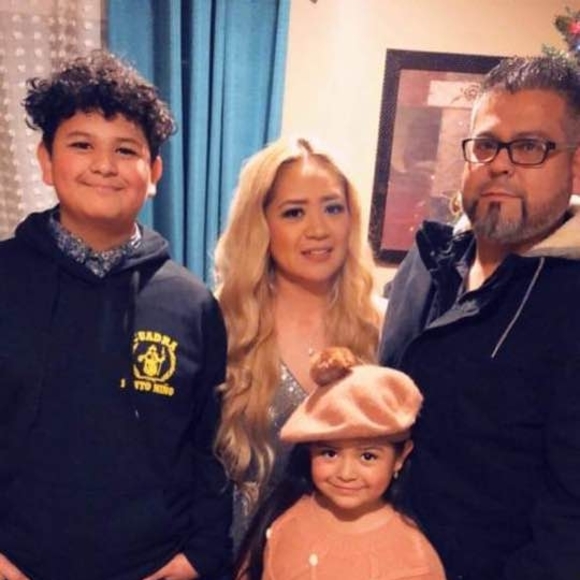 Profile Picture of Ruben Robles (@gallosgt) on Poshmark