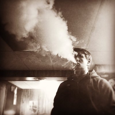 Profile Picture of Jesse McElroy (@VapeIsLyfe16) on Twitter