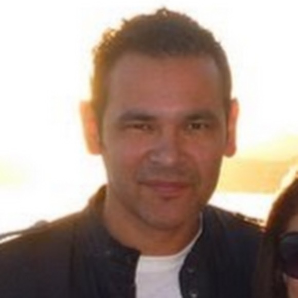 Profile Picture of Tony Estrada (@vozdemano) on Poshmark