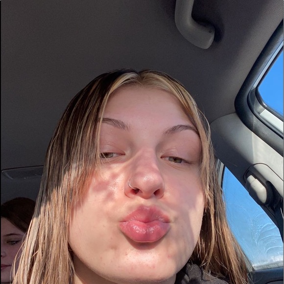 Profile Picture of Haily Flaim (@hailyflaim) on Poshmark