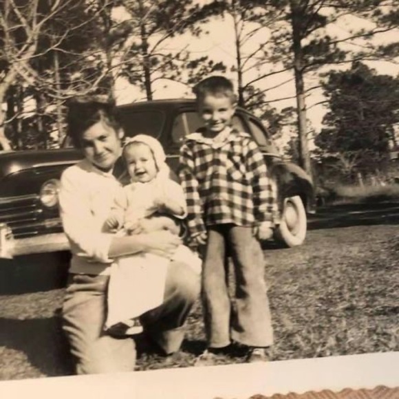 Profile Picture of Cindy Mcclure (@islandgranny54) on Poshmark