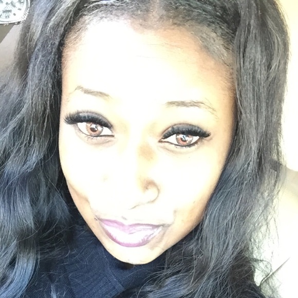 Profile Picture of Cassandra Louis (@sandy305) on Poshmark