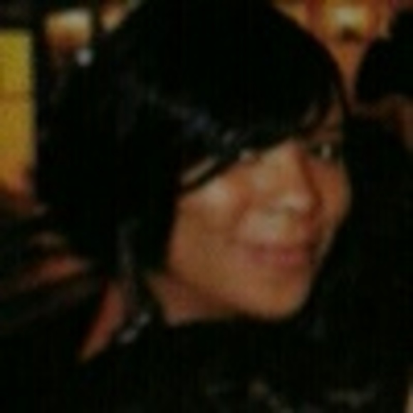 Profile Picture of Donna Wade (@dwade41976) on Poshmark