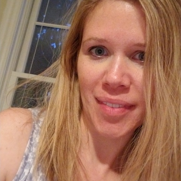 Profile Picture of Sarah Hoyman (@shoyman1) on Poshmark