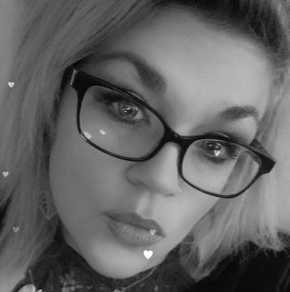 Profile Picture of Amber Kaniewski (@amburrcaniski) on Poshmark