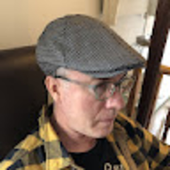 Lorne Bakanec - Poshmark Profile Picture of Lorne Bakanec (@enrolb) on Poshmark