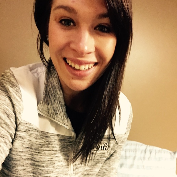 Mikele Drummond - Poshmark Profile Picture of Mikele Drummond (@mikelejeann) on Poshmark