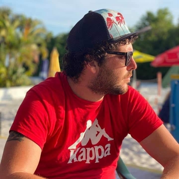 Profile Picture of Scott Feld (@snf1089) on Poshmark