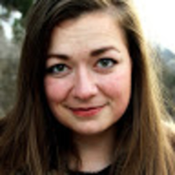 Profile Picture of Lara Martin (@mrtn999) on Poshmark