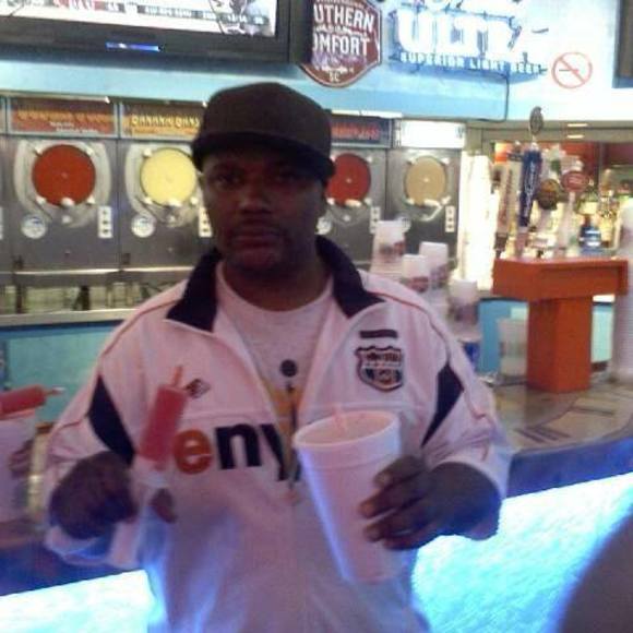 Donald Thompson - Poshmark Profile Picture of Donald Thompson (@don8128) on Poshmark