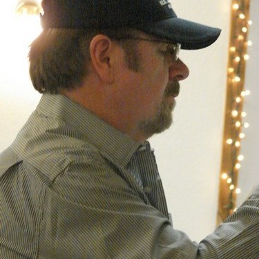 Profile Picture of Dennis Dyer (@DennisDyer2) on Twitter