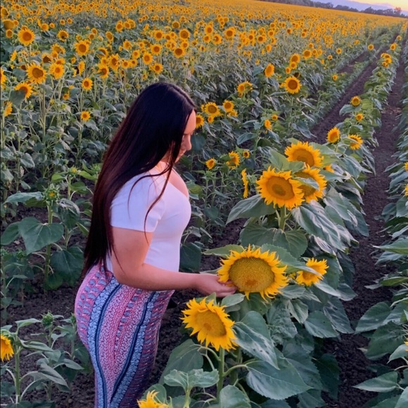 Profile Picture of Daniela Luna (@danielaluna812) on Poshmark