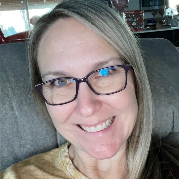Heather Uhrich - Poshmark Profile Picture of Heather Uhrich (@uhrichhm) on Poshmark