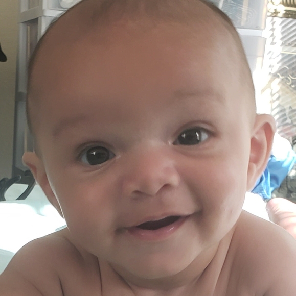 Profile Picture of Jessica Shewolf (@shewolfstyle) on Poshmark