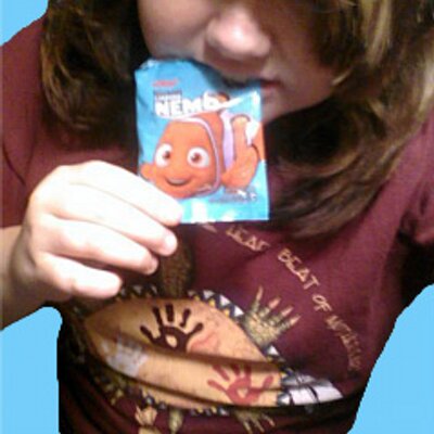 Profile Picture of Lisa Falkner (@ravecandycutie) on Twitter