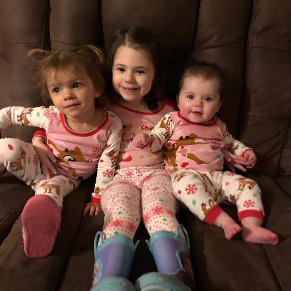 Profile Picture of Kim Spangler (@sweetgoober4) on Poshmark