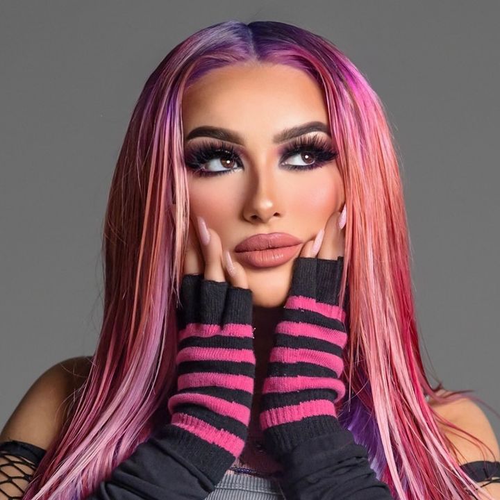 Profile Picture of   Jules Walcott... (@juleswalcott) on Tiktok
