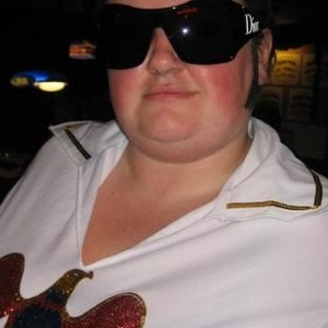 Profile Picture of Heather Oliver (@hizo) on Myspace