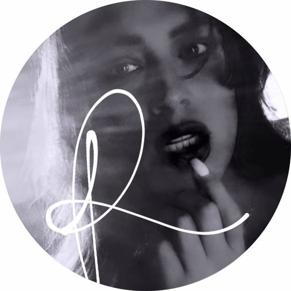 Profile Picture of Robin Carriere (@robincarriere) on Poshmark