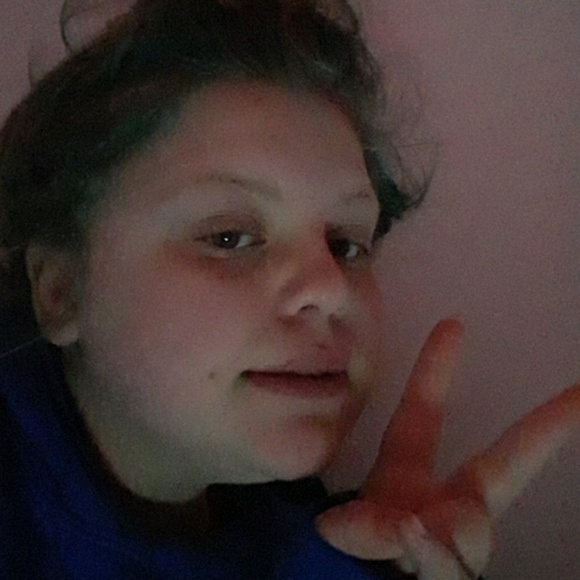 Profile Picture of Addelynn Roeglin (@addelynnroeglin) on Poshmark