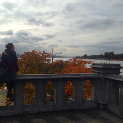 Profile Picture of Alice (@alicezee8) on Twitter