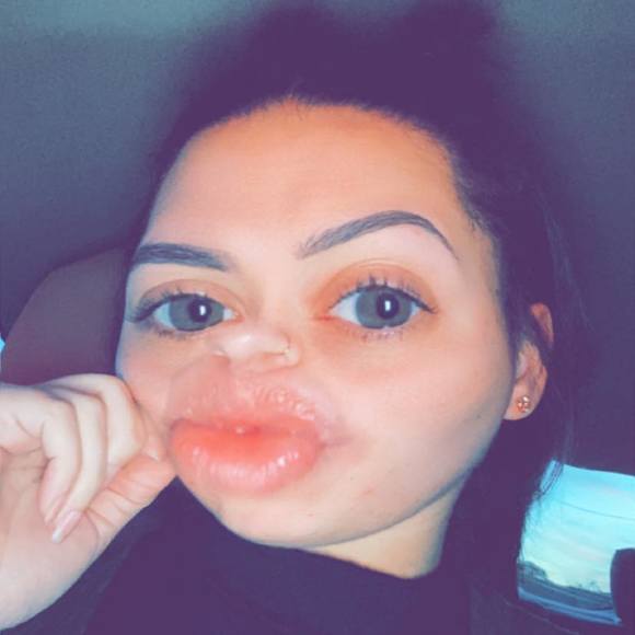 Profile Picture of Cherish Casbon (@ccasbon115) on Poshmark