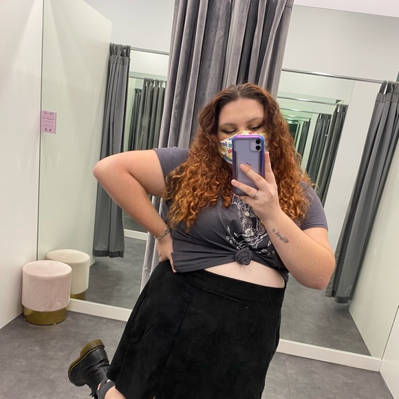 Paigr Hooley - Poshmark Profile Picture of Paigr Hooley (@hooleybaby) on Poshmark