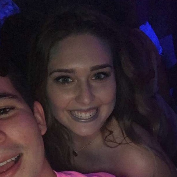 Profile Picture of Mikaela Picou (@mikaelapicouc4) on Poshmark