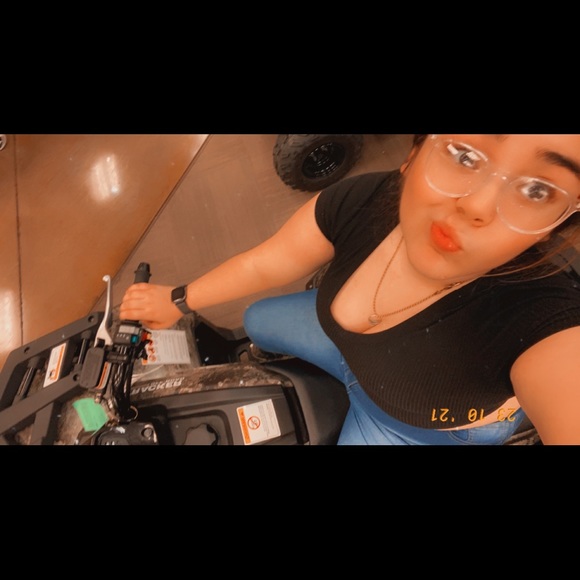 Profile Picture of Kaelin Boldra (@kaelinboldra) on Poshmark