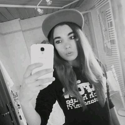 Profile Picture of Chiara Breschi (@julialux28) on Twitter