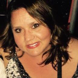 Profile Picture of Lisa V. (@DingleDarling) on Twitter