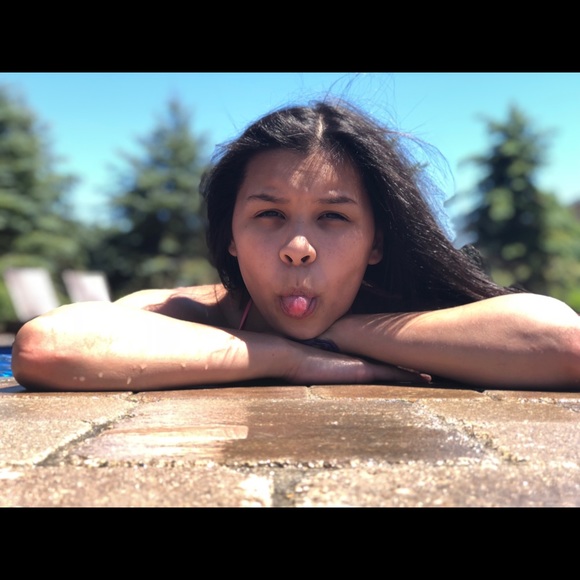 Profile Picture of Kaelynn James (@kaelynnj2) on Poshmark