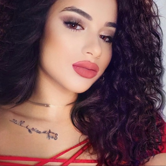 Profile Picture of Trinity Lee (@trinitylee944) on Poshmark