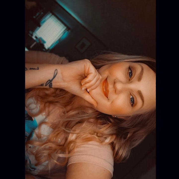 Profile Picture of April Stewart (@aprilstewart90) on Tiktok