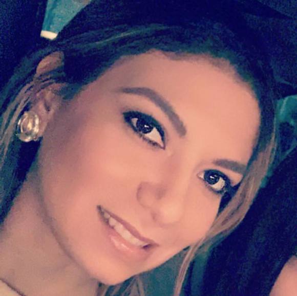 Profile Picture of Claudia Galeas (@claudiagaleas) on Poshmark