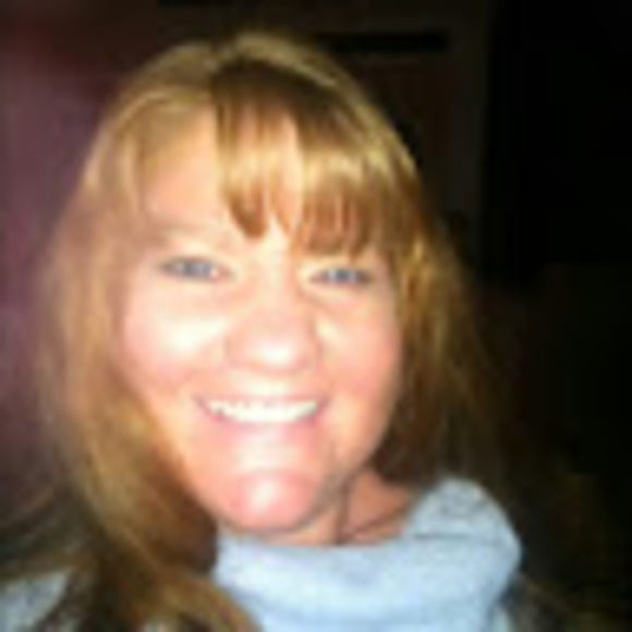 Profile Picture of Tanya Cooley (@cooley33013) on Poshmark