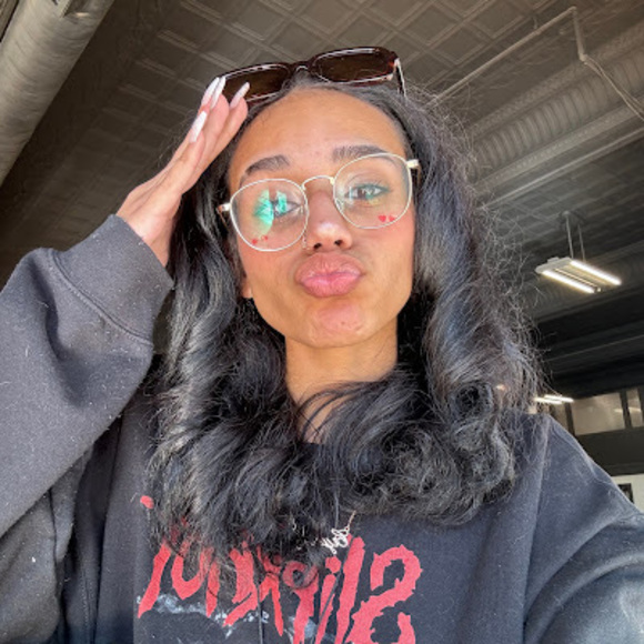 Profile Picture of Destyni Hatcher (@destynihatcher1) on Poshmark