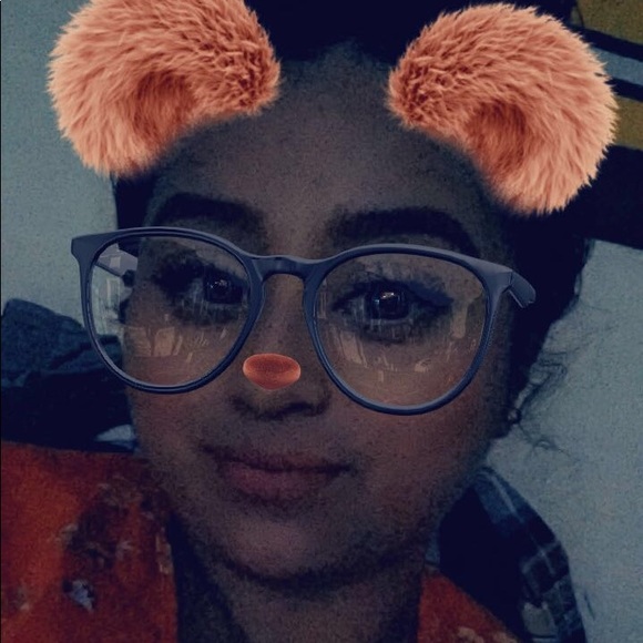 Profile Picture of Mari Silva (@marielasilva90) on Poshmark