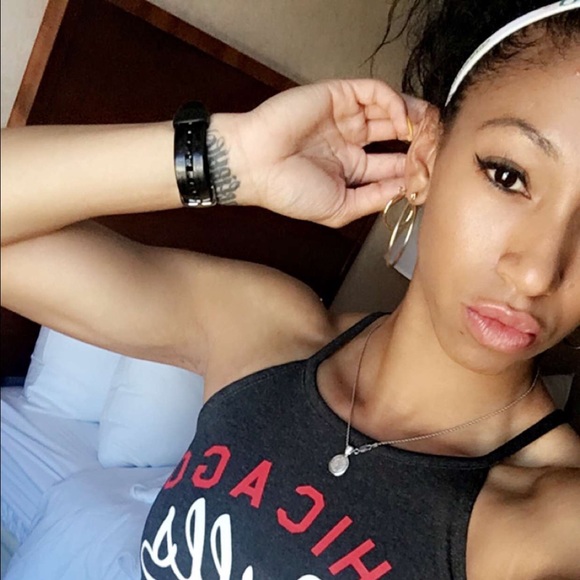 Profile Picture of Jasmine Todd (@jasmineaniece) on Poshmark